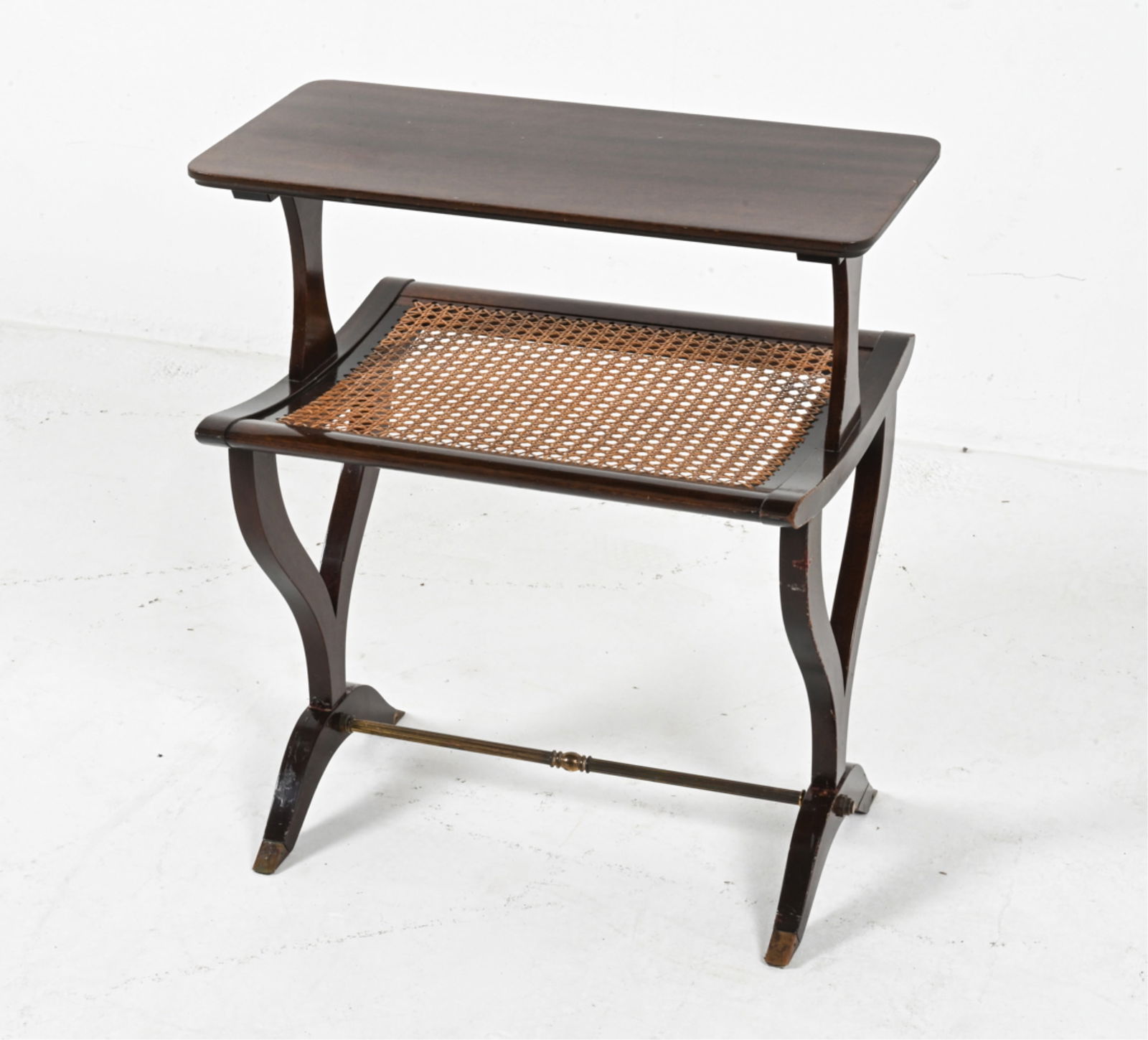 MID-CENTURY MAGAZINE SIDE TABLE (1 of 16)