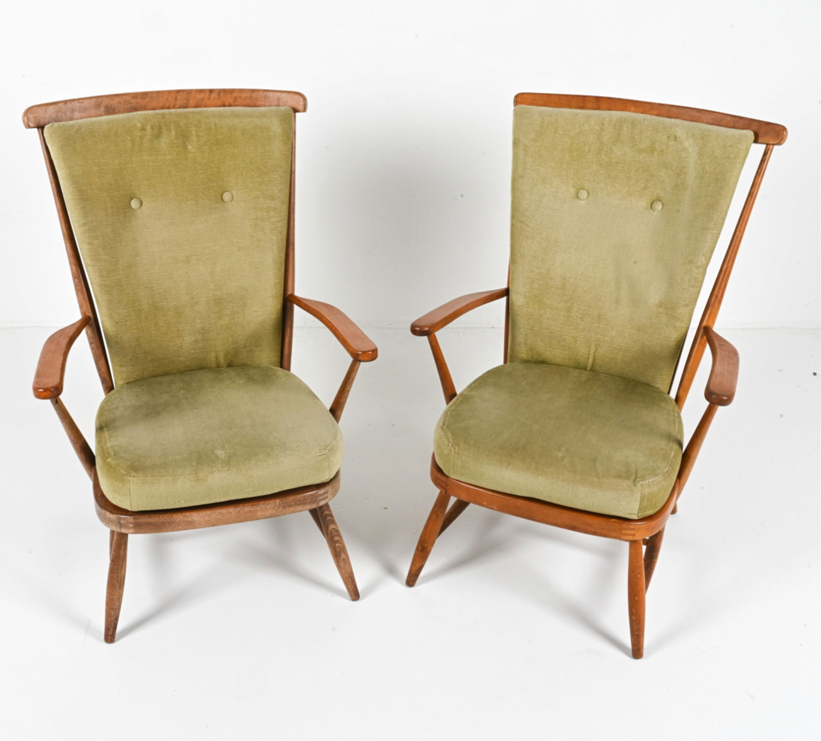 (2) VINTAGE WINDSOR STYLE OAK ARM CHAIRS (1 of 15)