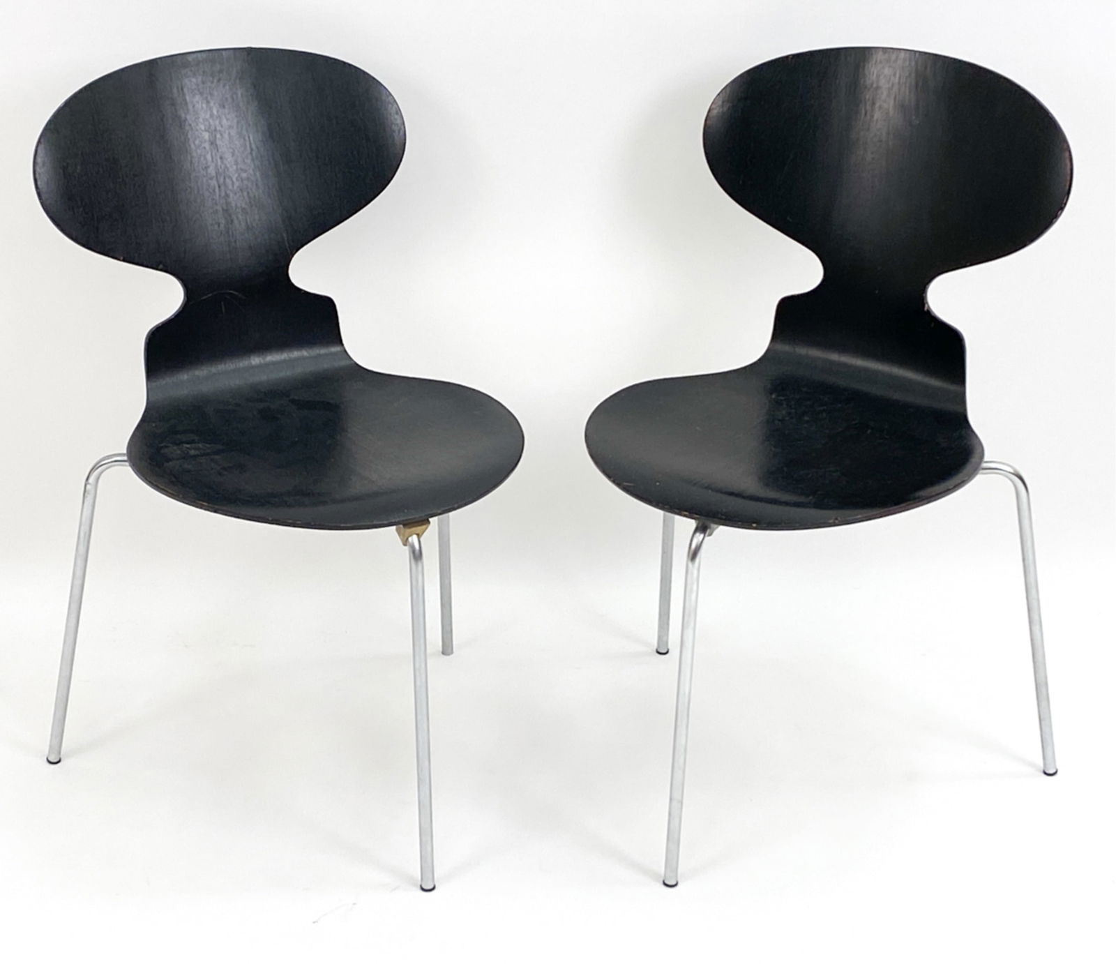 PAIR ARNE JACOBSEN FRITZ HANSEN ANT CHAIRS C.1969 (1 of 20)