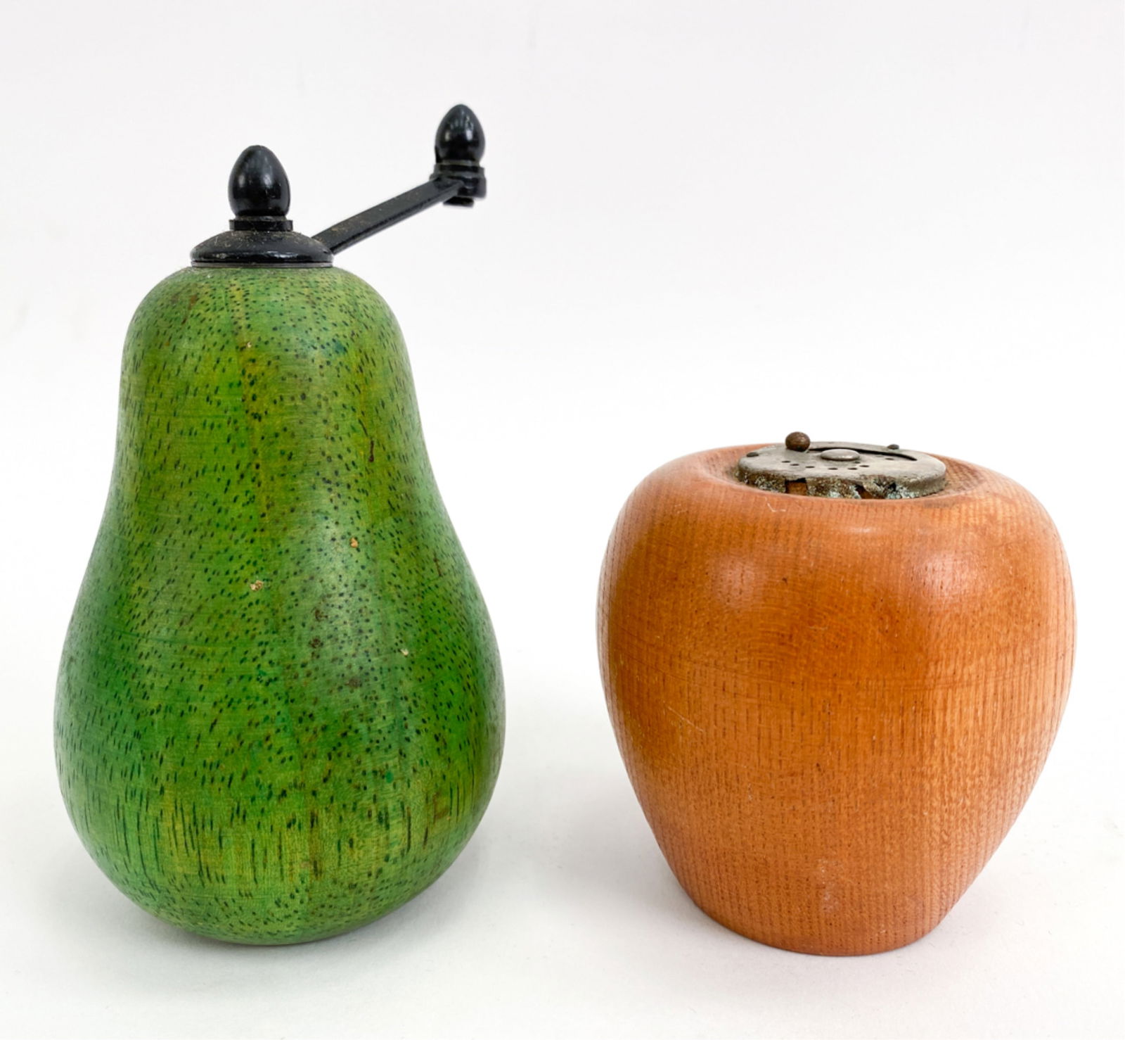MID-CENTURY ITALIAN WOODEN FRUIT SALT & PEPPER (1 of 14)