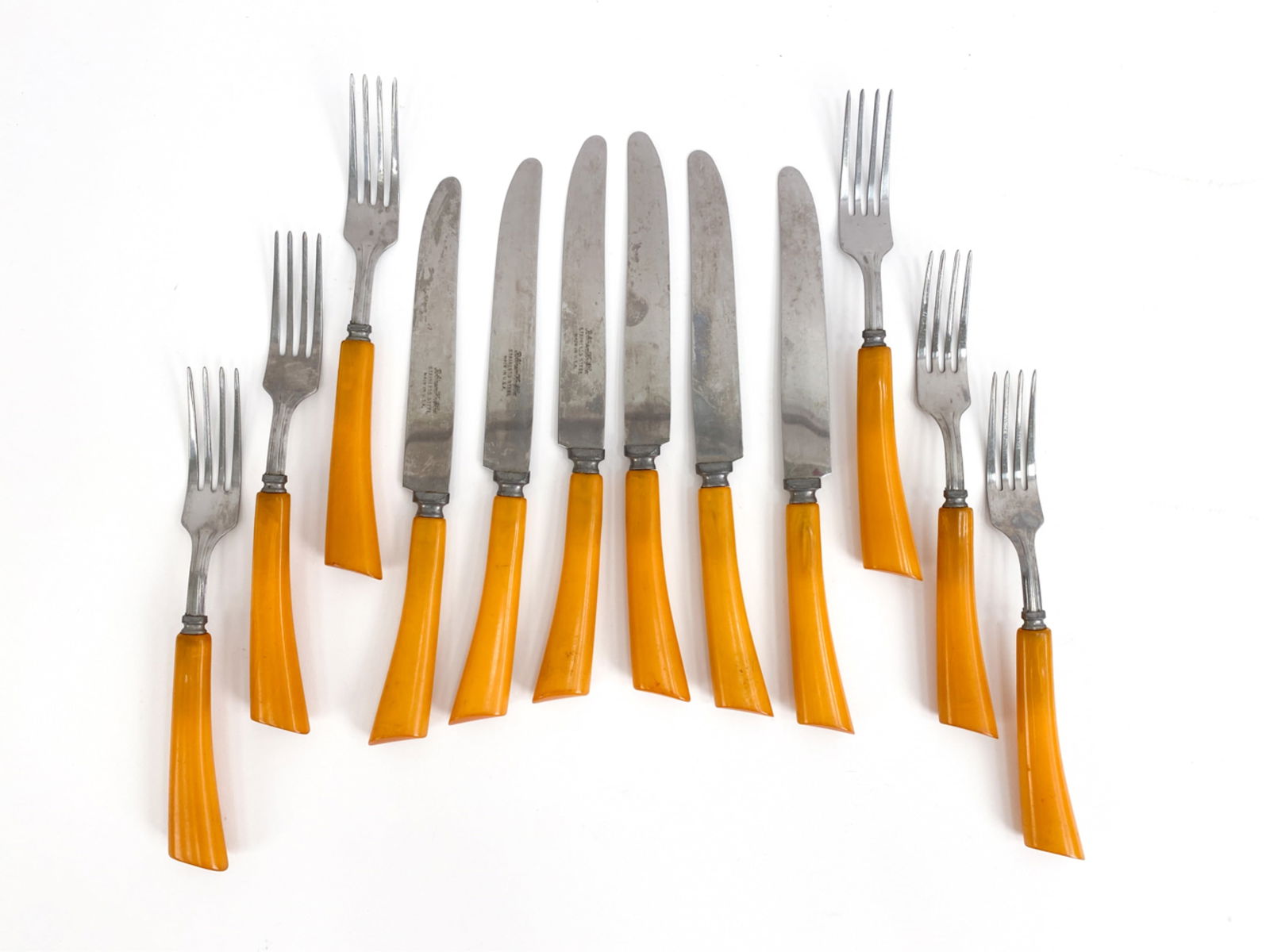 ROBINSON KNIFE CO. BAKELITE HANDLE FLATWARE (1 of 8)