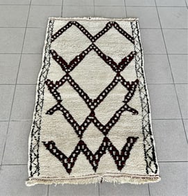 MOROCCAN TRIBAL WOOL RUG