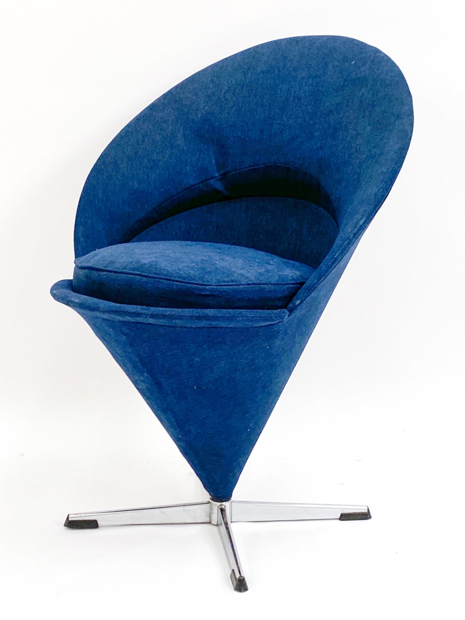 VERNER PANTON CONE CHAIR (1 of 13)