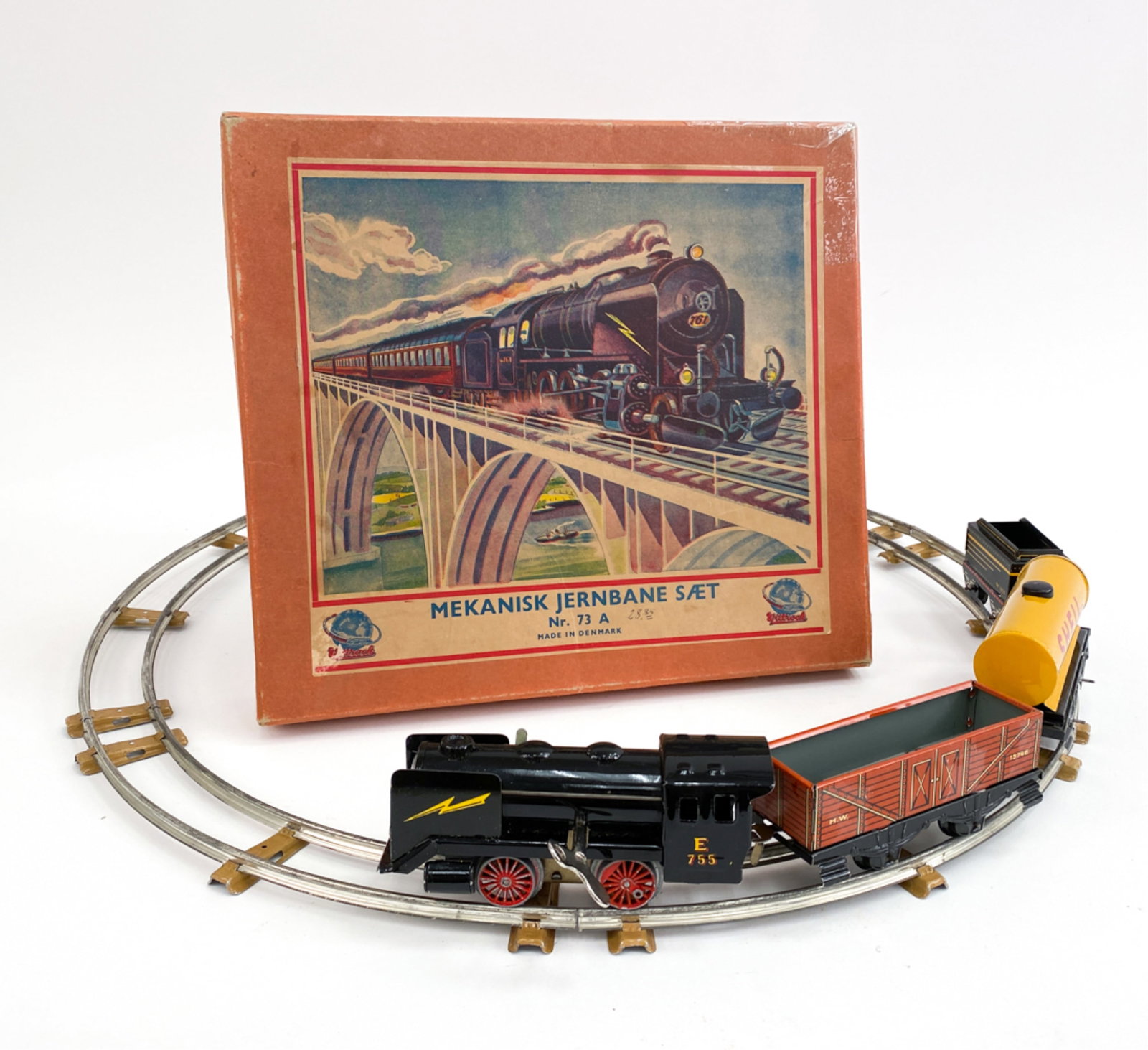 DANISH WITTROCK MECHANICAL RAILWAY SET (1 of 10)