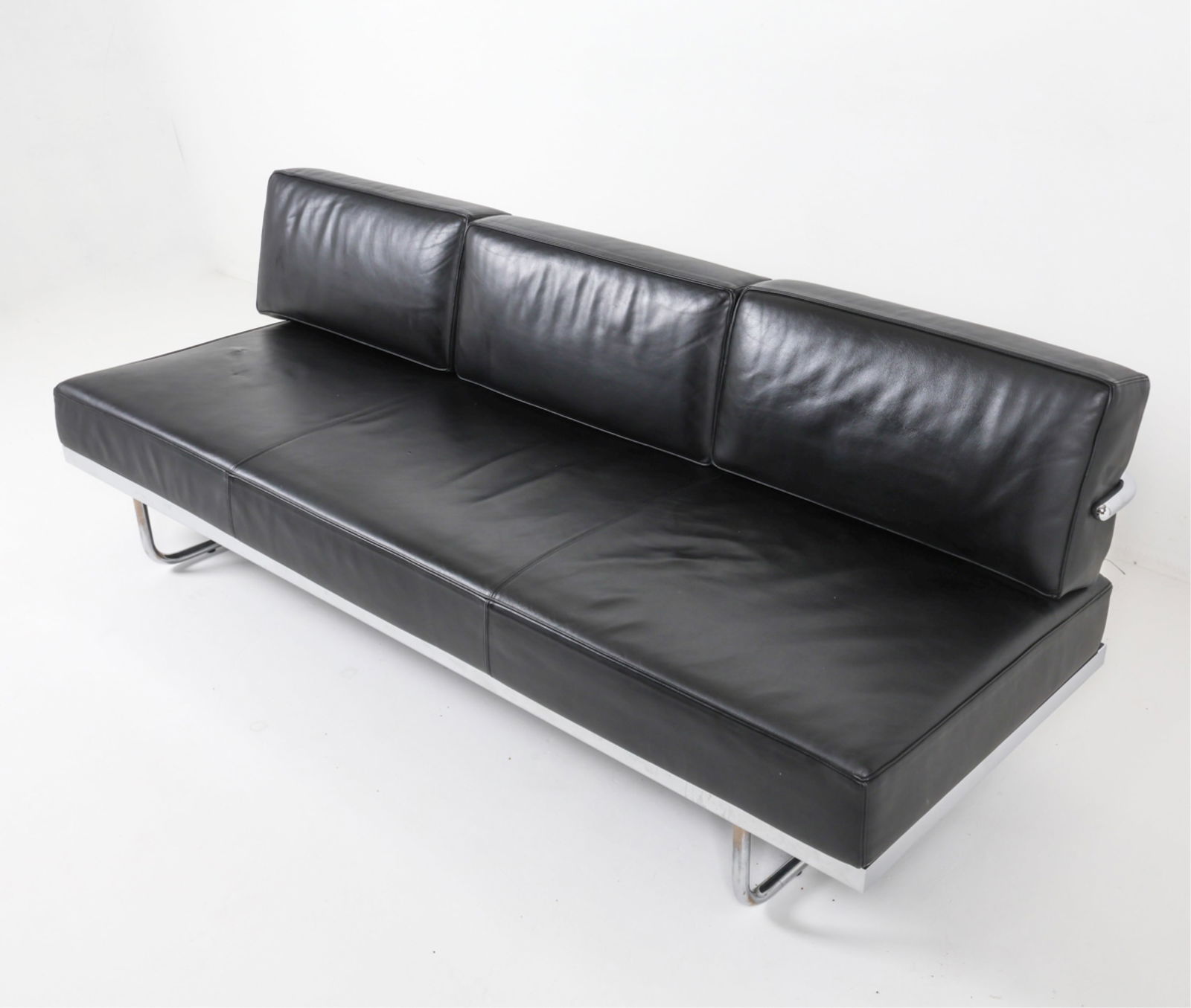 LE CORBUSIER LC5 REPLICA LEATHER AND STEEL SOFA (1 of 14)