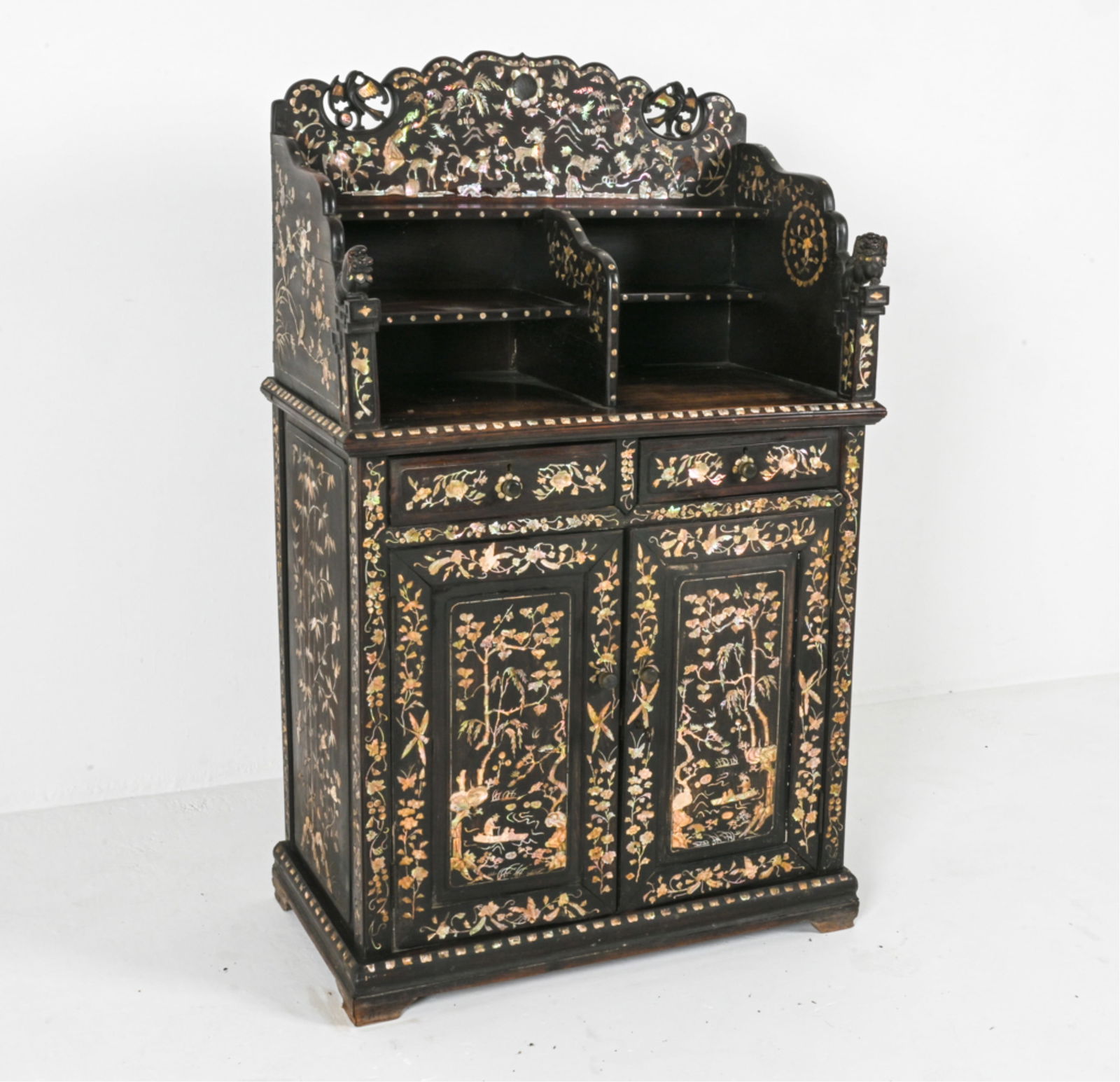 19TH C. CHINESE ROSEWOOD CABINET WITH MOP INLAY (1 of 20)