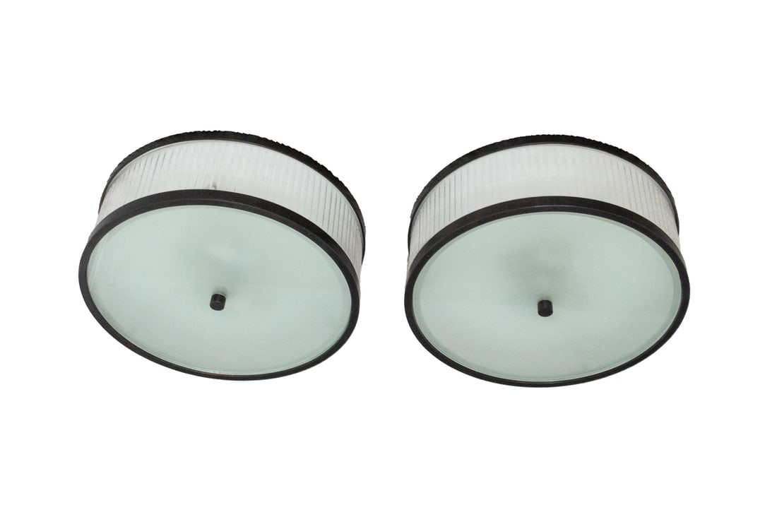 PAIR OF FLUSH MOUNT LIGHTS: Dimensions: H 5" x Dia 14" Condition: No issues to note.