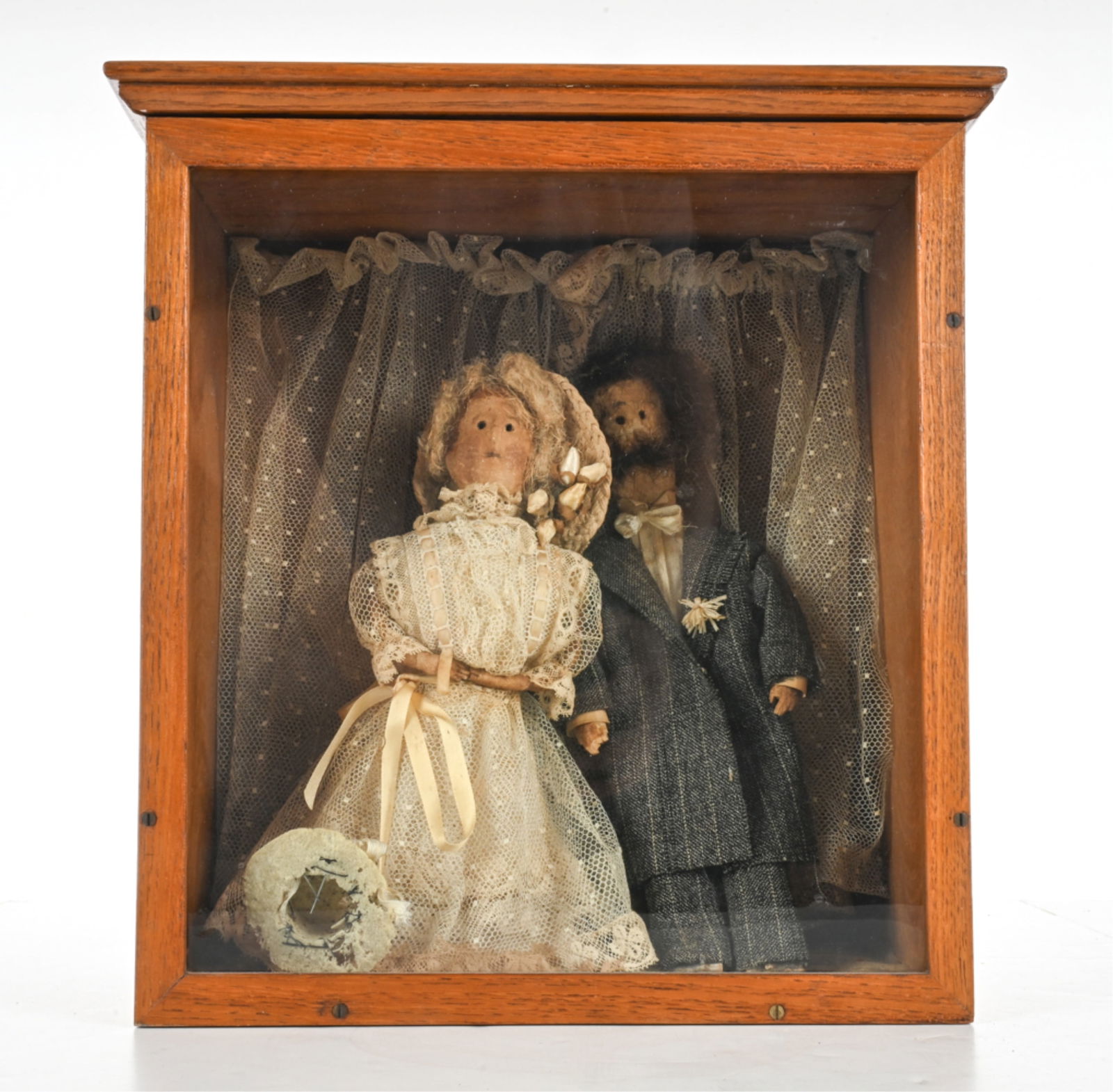 VINTAGE DOLLS IN CASE (1 of 9)