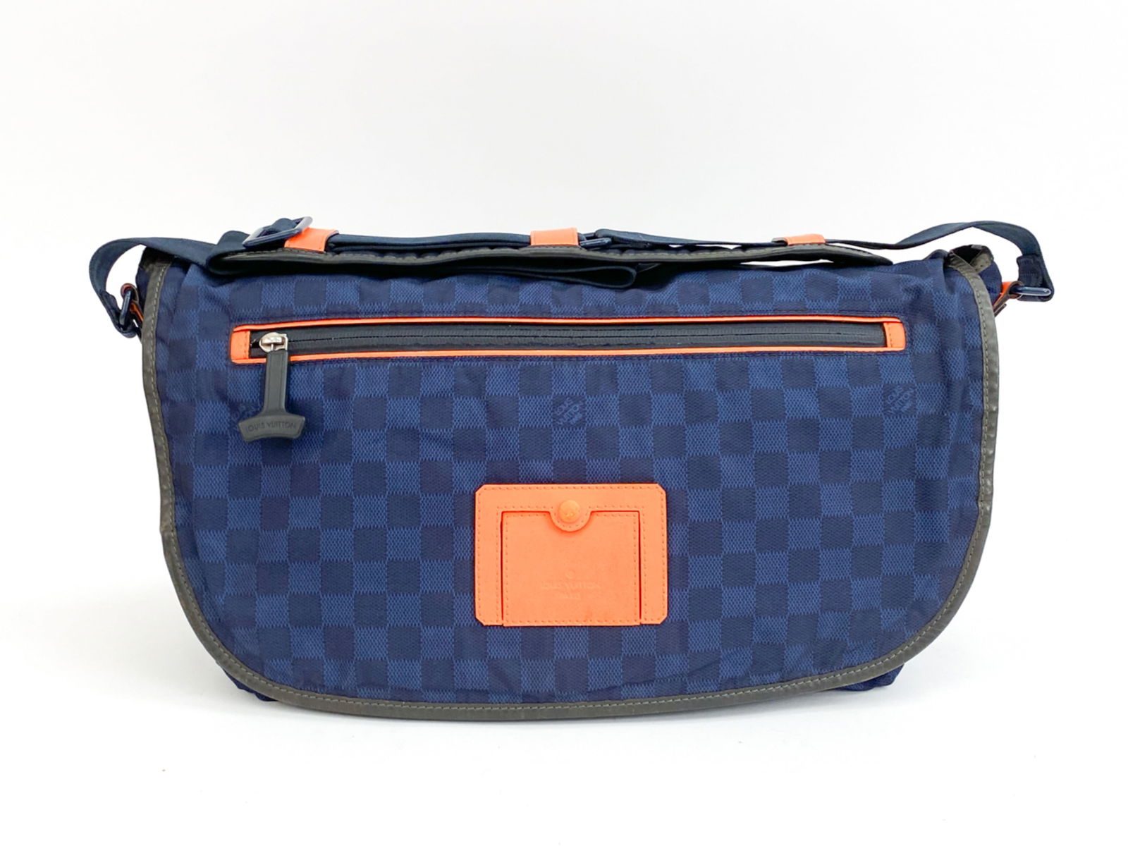 LOUIS VUITTON NYLON CHALLENGER MESSENGER BAG (1 of 9)