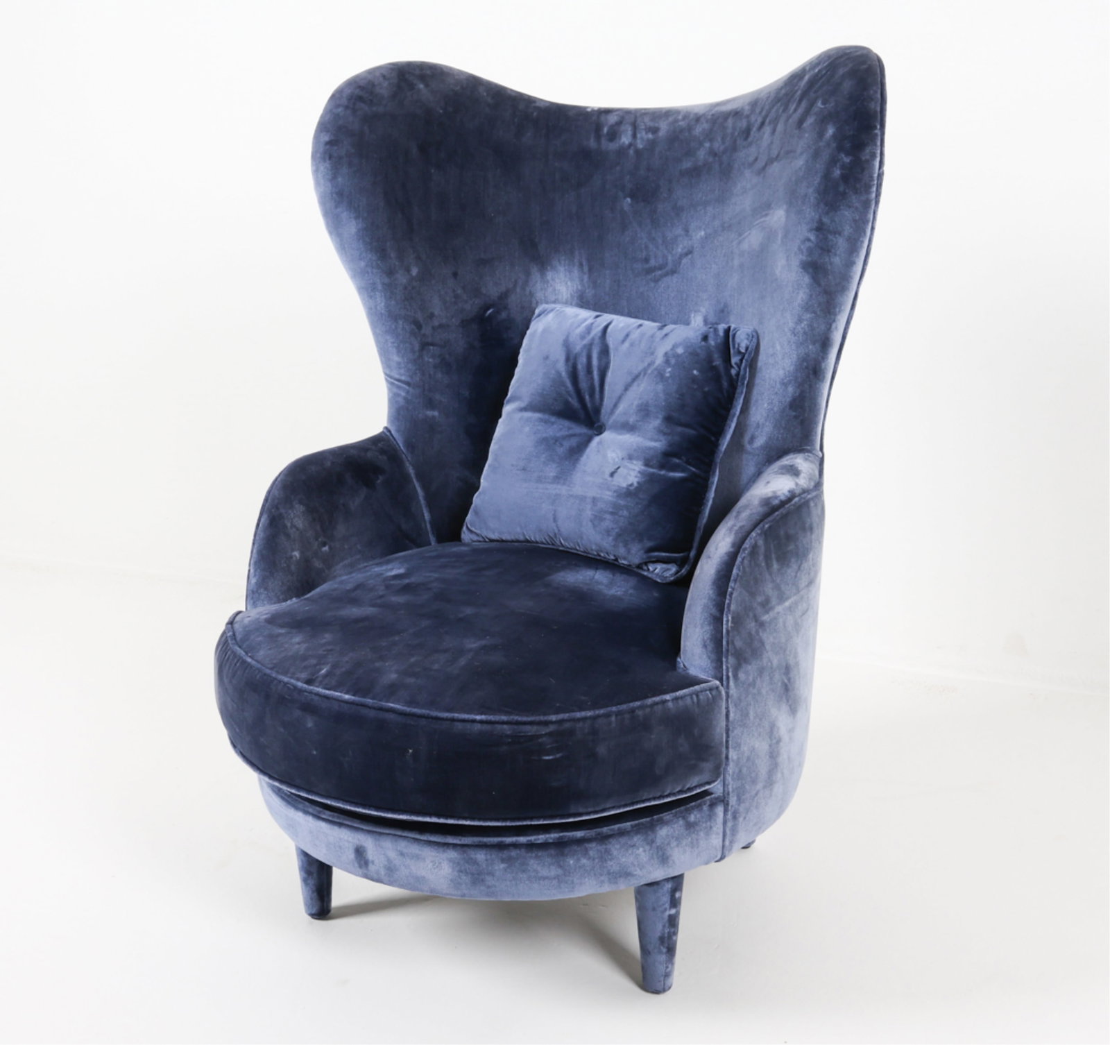 VELVET WINGBACK LOUNGE CHAIR: Upholstered tapered legs. Dimensions: H 42" x W 27.25" x D 30" x SH 15.25". Condition: Minor scuffs to velvet, good presentation overall.