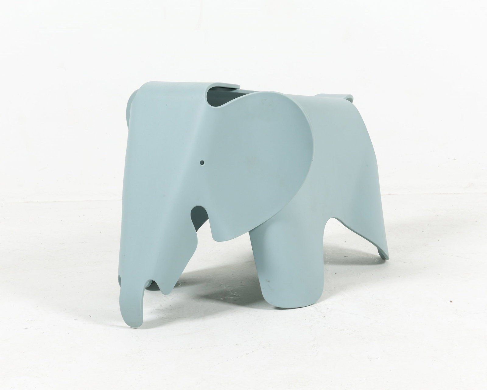 VITRA ELEPHANT CHAIR BY CHARLES AND RAY EAMES (1 of 13)