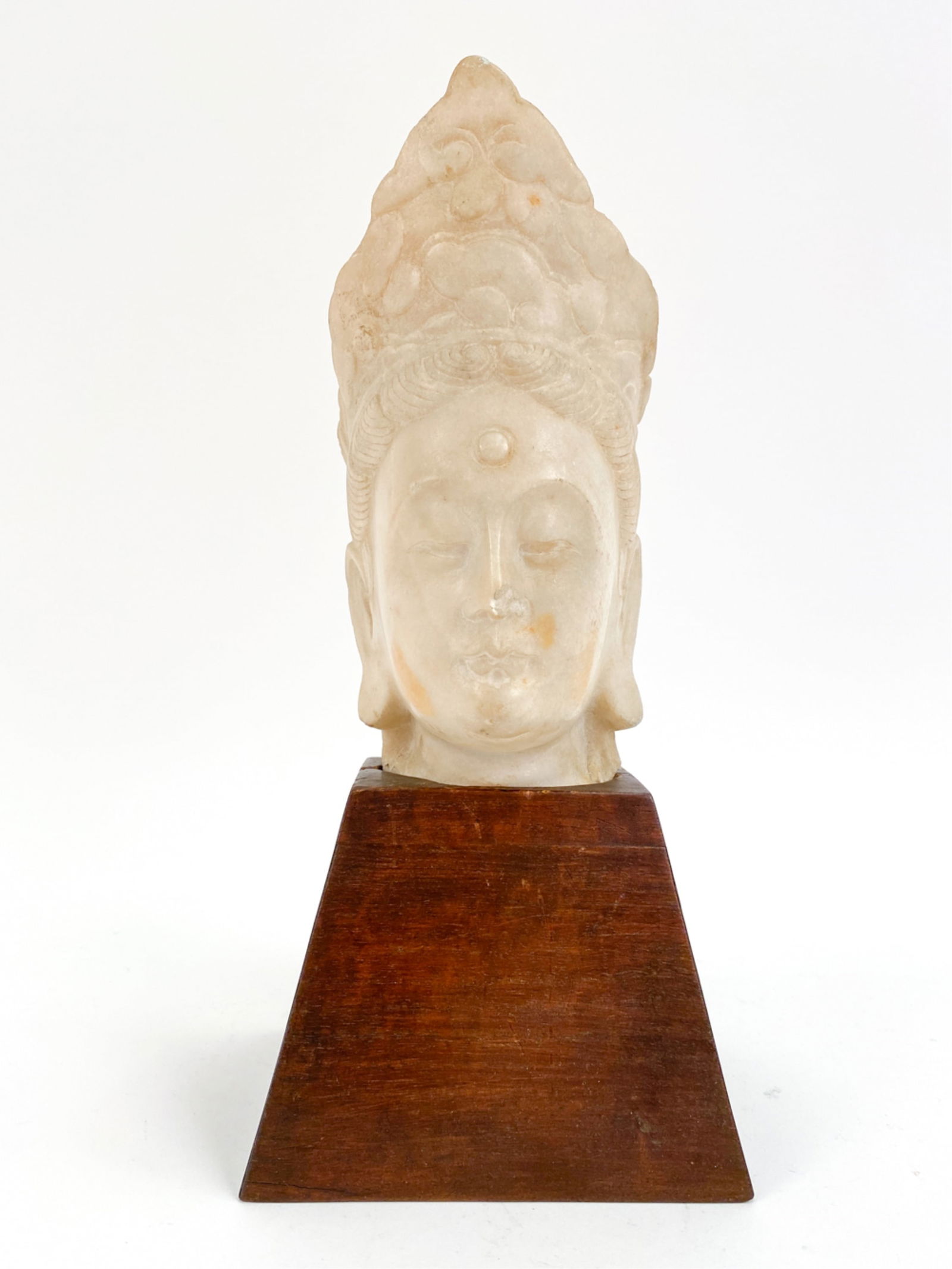ANTIQUE CHINESE CARVED MARBLE HEAD OF QUAN YIN (1 of 12)