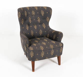 THEO RUTH FOR ARTIFORT WINGBACK LOUNGE CHAIR: Fabric patterned upholstery. Danish, circa 1950's. Dimensions: H 36" x W 28" x D 25" x SH 15.5". Condition: Minor signs of wear to fabric. Wear consistent with age and use. PI012