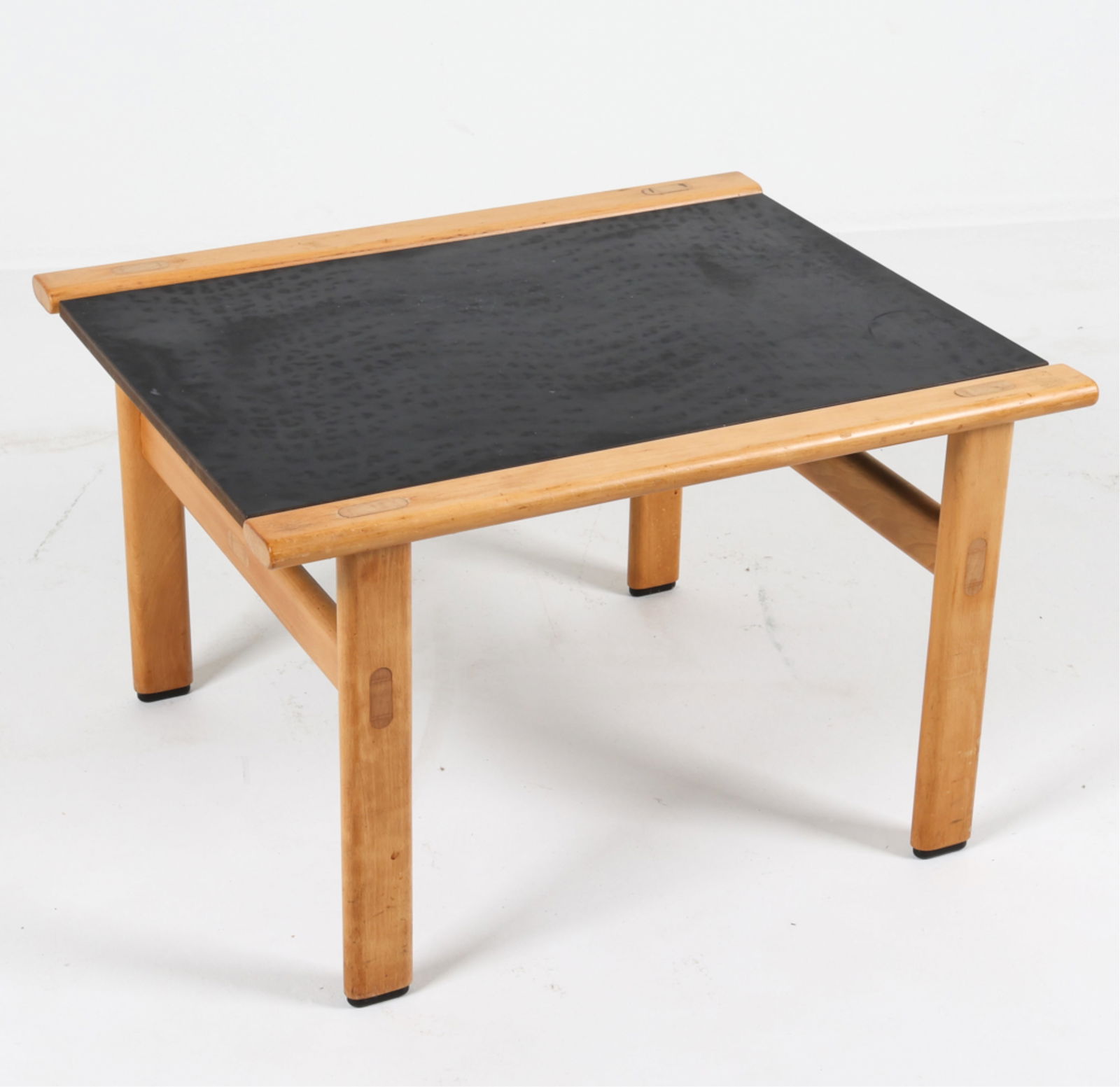DANISH OAK COFFEE TABLE BY FRITZ HANSEN (1 of 12)