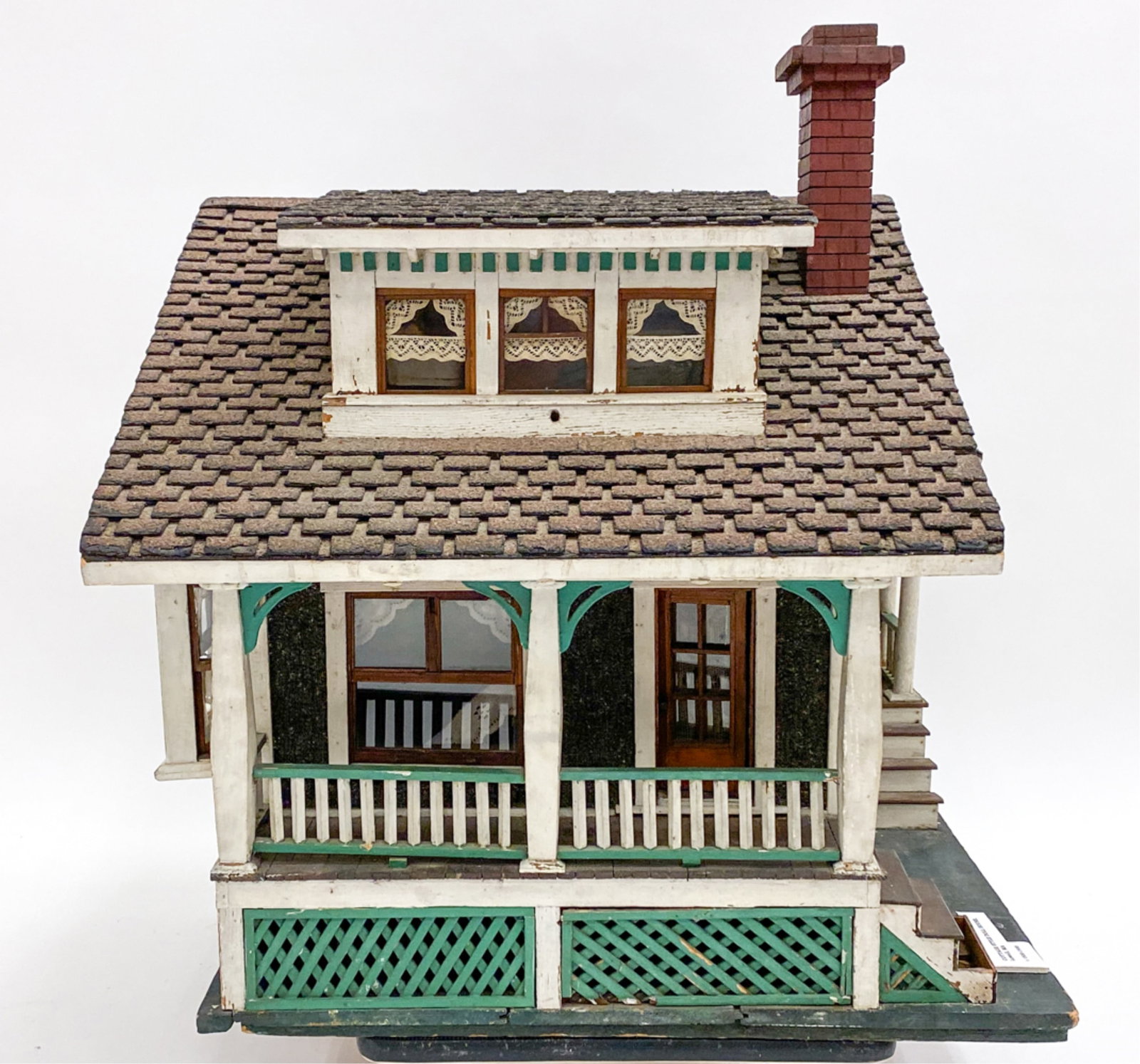 COTTAGE STYLE DOLL HOUSE C.1930'S (1 of 15)