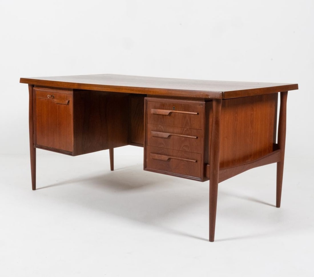 ARNE VODDER DANISH MID-CENTURY TEAK EXECUTIVE DESK (1 of 13)