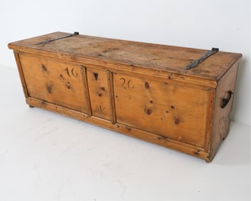 17TH C. AUSTRAIN LINDENWOOD GRAIN STORAGE CHEST