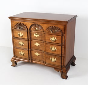 THOMASVILLE CHIPPENDALE STYLE CHEST OF DRAWERS