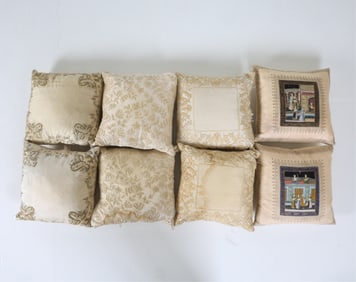 GROUPING OF DECORATIVE PILLOWS