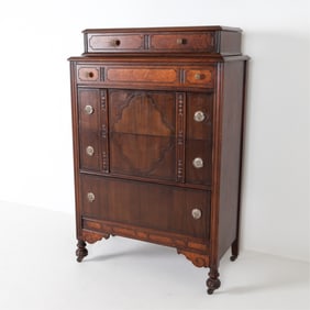 1920S WALNUT CHEST OF DRAWERS