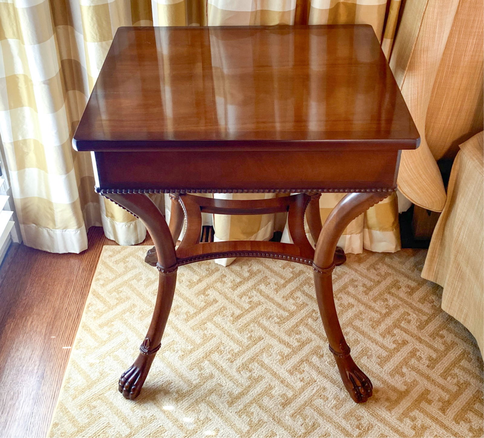 BAKER STATELY HOMES MAHOGANY CLAW FOOT SIDE TABLE (1 of 9)