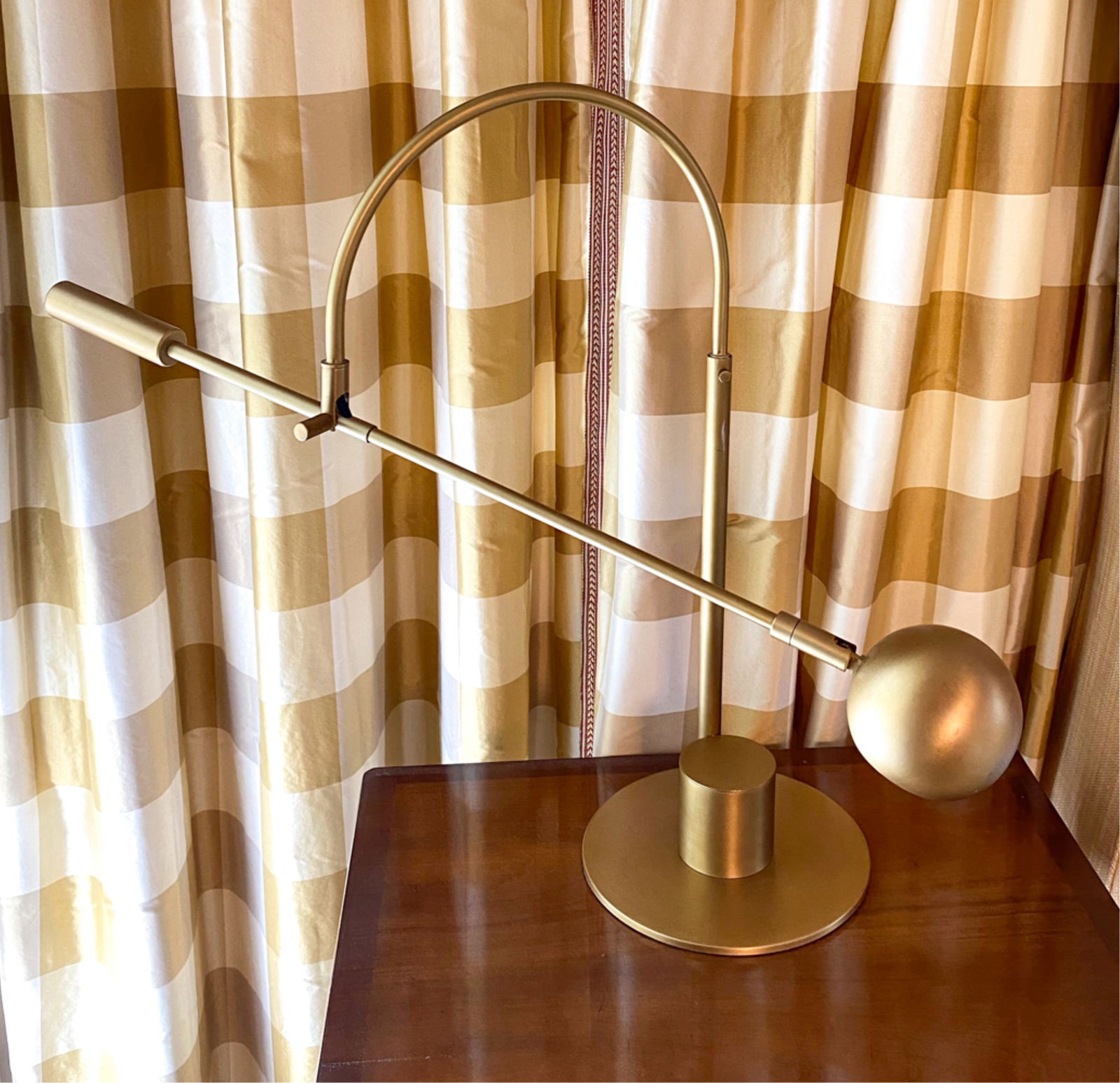 INTERTEK COUNTERBALANCE TABLE LAMP (1 of 10)