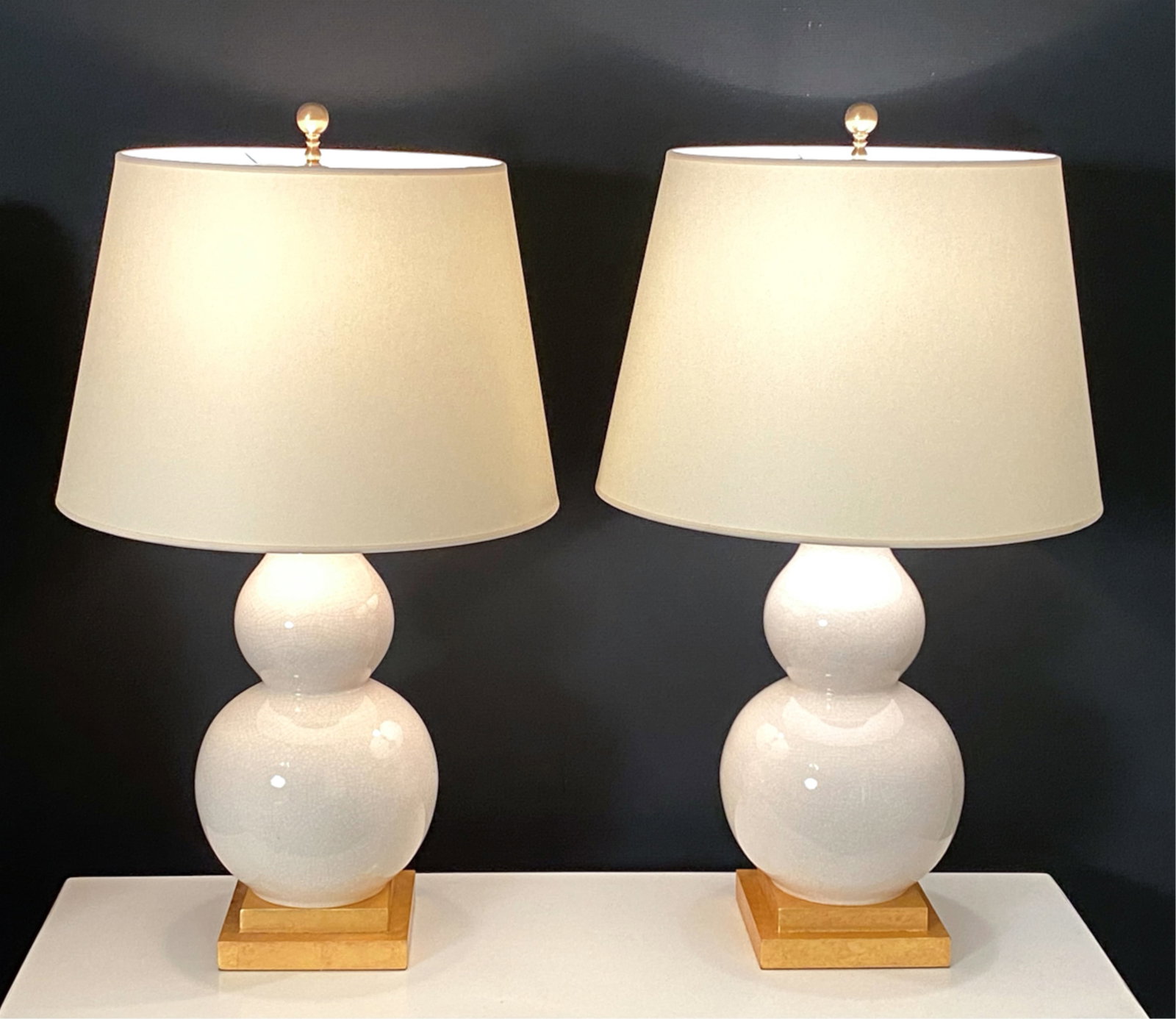 (2) VISUAL COMFORT CERAMIC GOURD LAMPS (1 of 9)