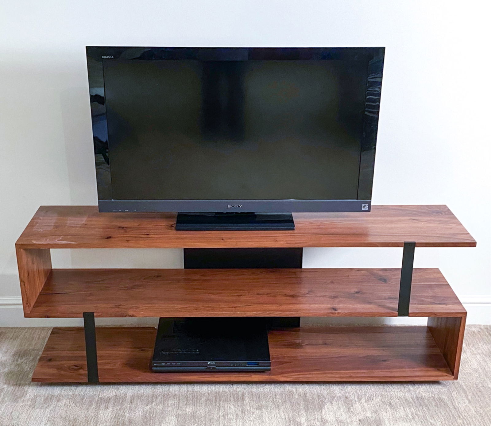 CONTEMPORARY MEDIA CONSOLE: Dimensions: H 24" x W 62" x D 7" Condition: No issues to note