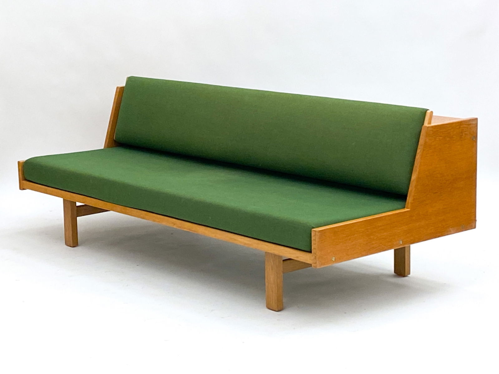 HANS WEGNER FOR GETAMA SOFA / DAYBED (1 of 13)