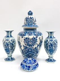 ROYAL DELFT POTTERY GROUPING
