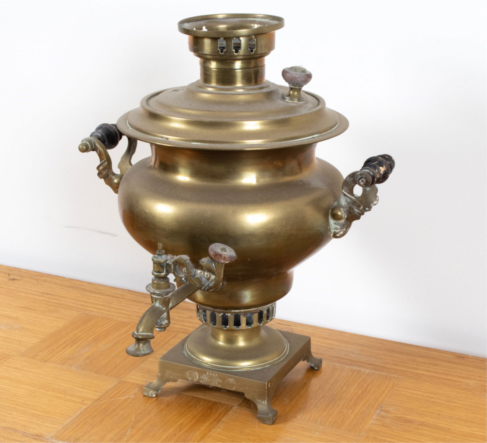19TH C. RUSSIAN BRASS SAMOVAR (1 of 17)