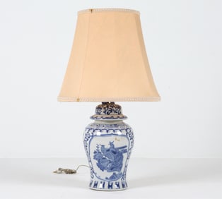 MID-CENTURY CHINESE CERAMIC LAMP