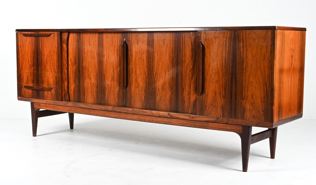JOHANNES ANDERSEN DANISH ROSEWOOD SIDEBOARD (1 of 12)