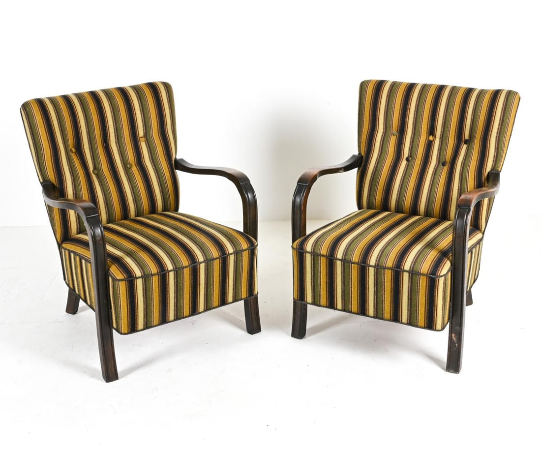 PAIR OF FRITZ HANSEN-STYLE BEECHWOOD EASY CHAIRS (1 of 16)