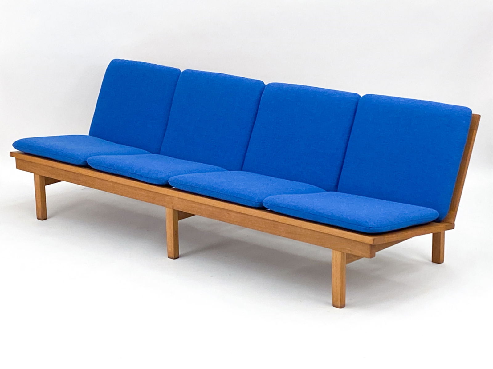 BORGE MOGENSEN FOR FREDERICIA MODEL 2219 SOFA (1 of 9)