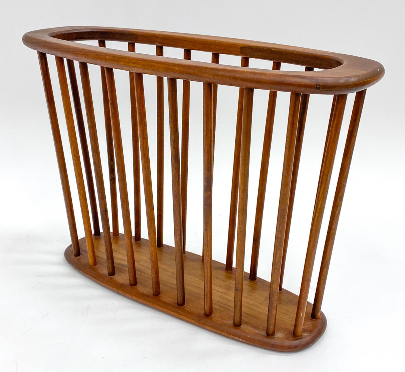 ARTHUR UMANOFF MAGAZINE HOLDER (1 of 10)