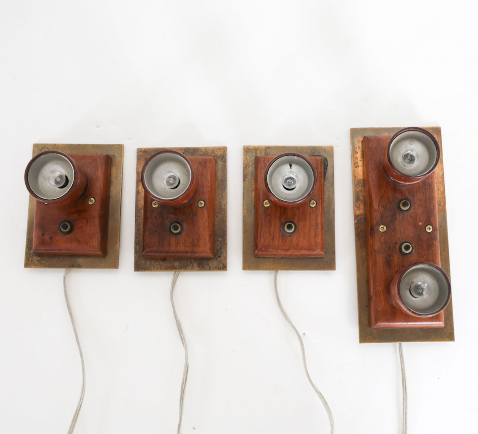 (4) MID-CENTURY TEAK & BRASS WALL LIGHT FIXTURES (1 of 12)