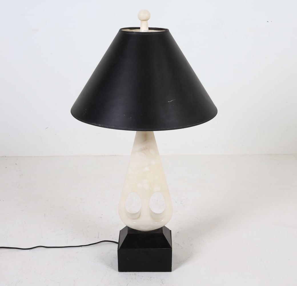 MID-CENTURY CARVED ALABASTER SCULPTURAL TABLE LAMP (1 of 12)