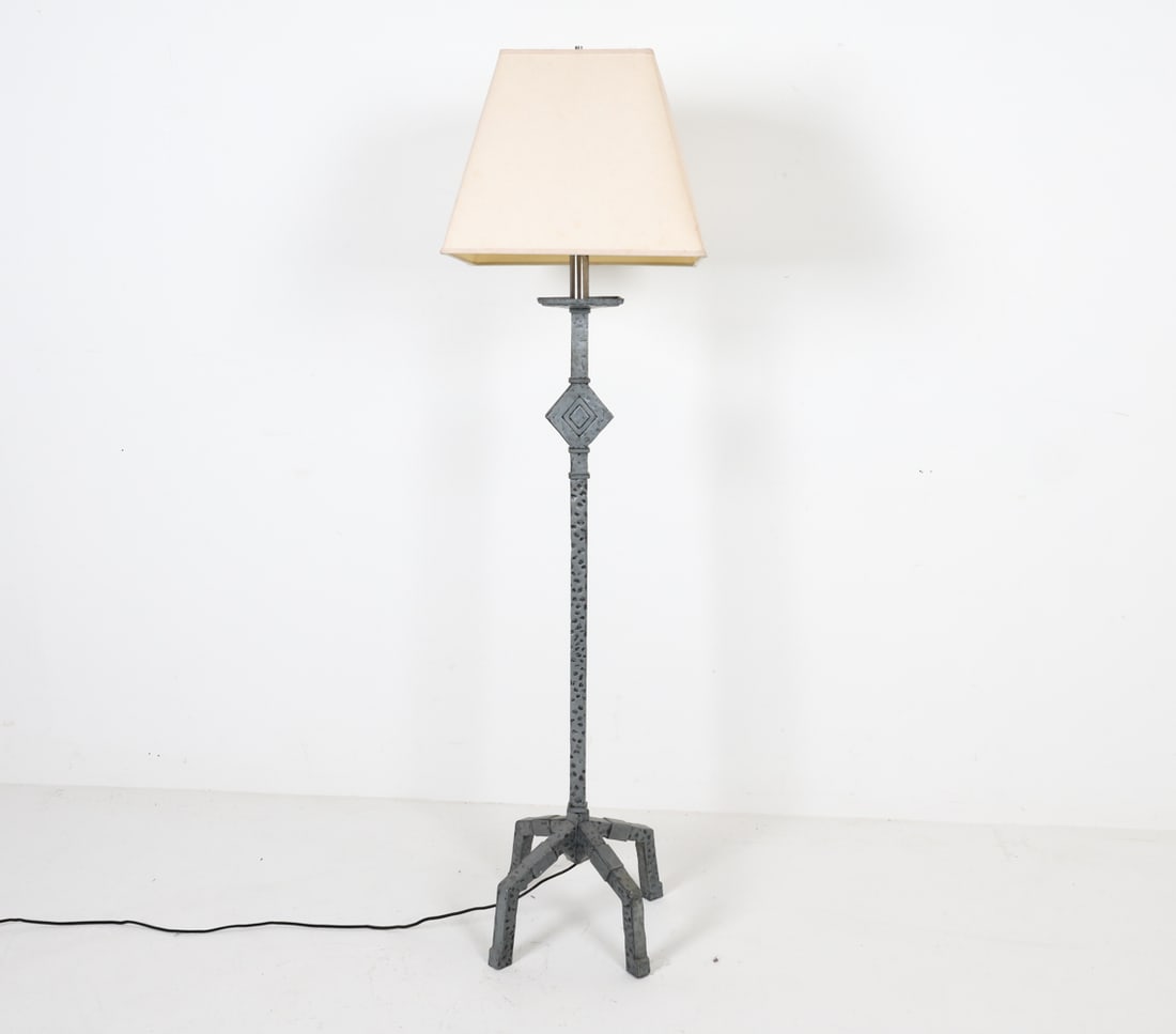 ARTS & CRAFTS STYLE ALUMINUM FLOOR LAMP: Hammered aluminum with steel top. Mid 20th century. Dimensions: H 60" x Dia. 15.25". Condition: Wiring untested. Stands slightly askew. Scuffs, dings, rubs. Wear consistent with age and use.