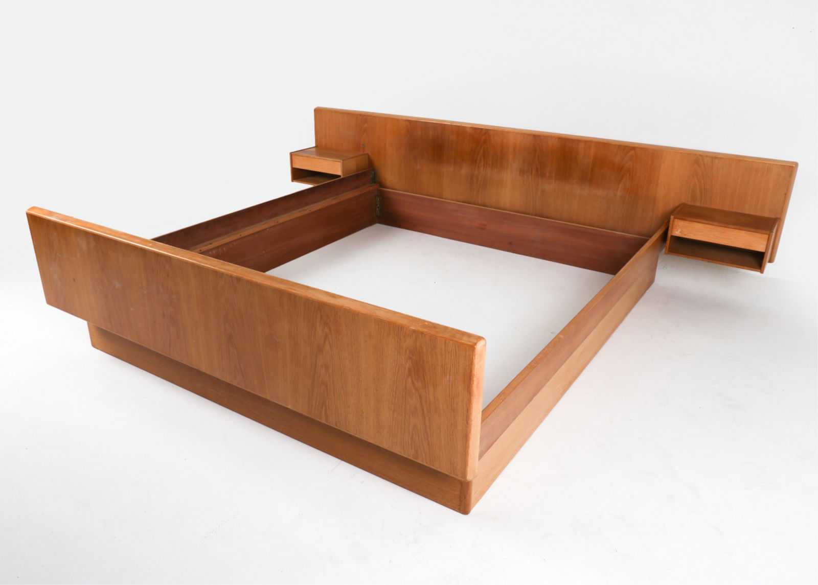 JESPER MID-CENTURY OAK FLOATING PLATFORM BED (1 of 20)
