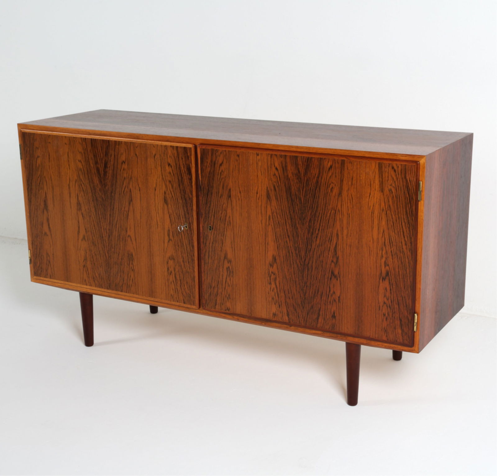 POUL HUNDEVAD DANISH ROSEWOOD CABINET C.1960'S (1 of 15)