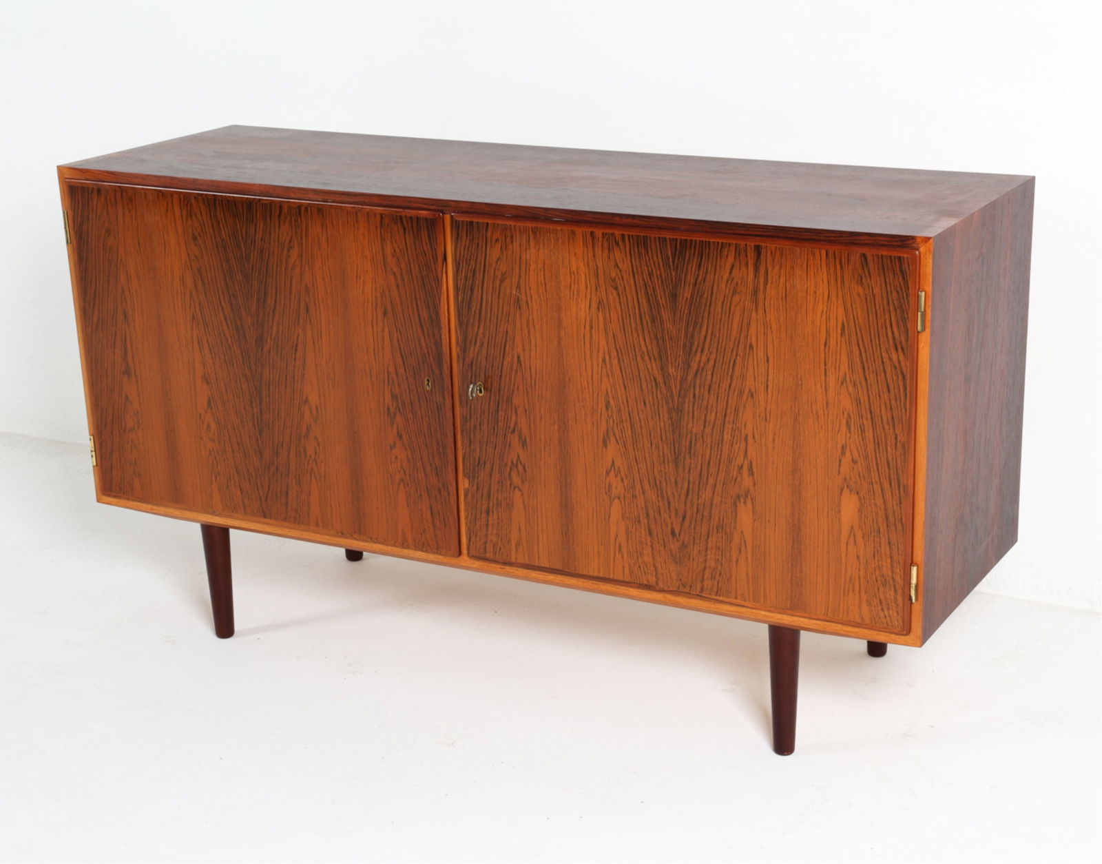 POUL HUNDEVAD DANISH ROSEWOOD SIDEBOARD CABINET (1 of 14)