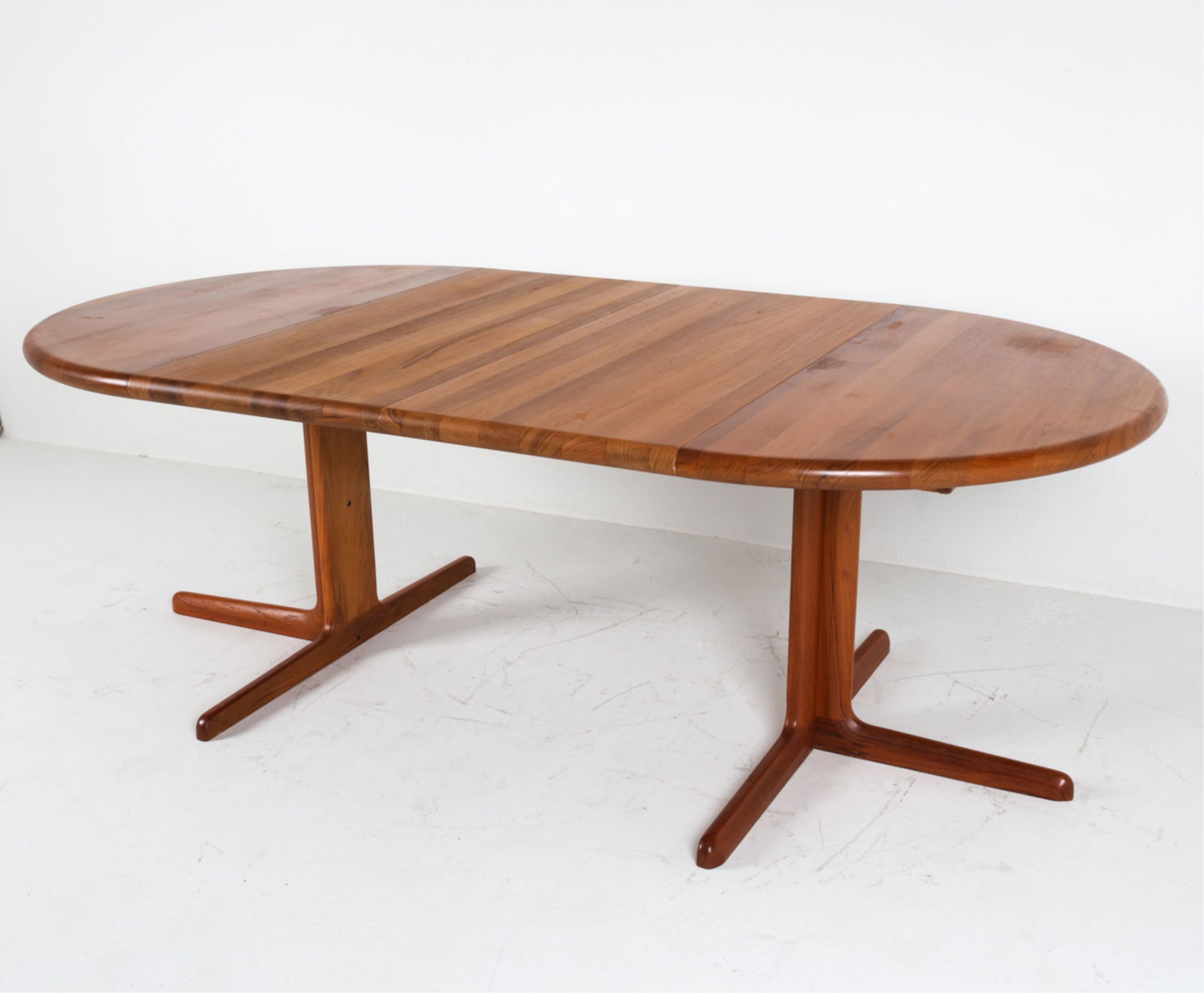 DYRLUND TEAK EXTENDING DINING TABLE (1 of 20)