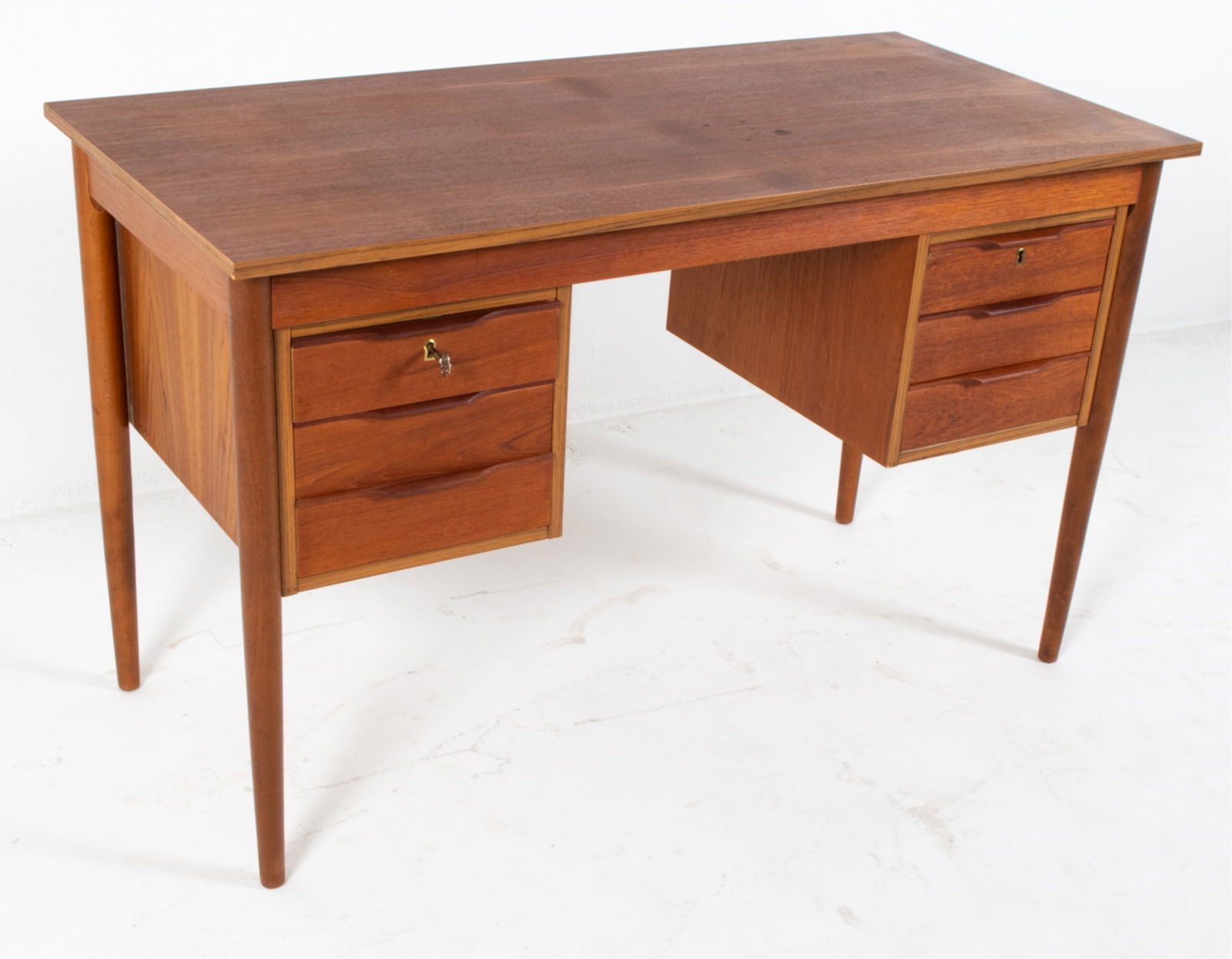 DK MOBLER DANISH TEAK WRITING DESK, C.1960'S (1 of 19)