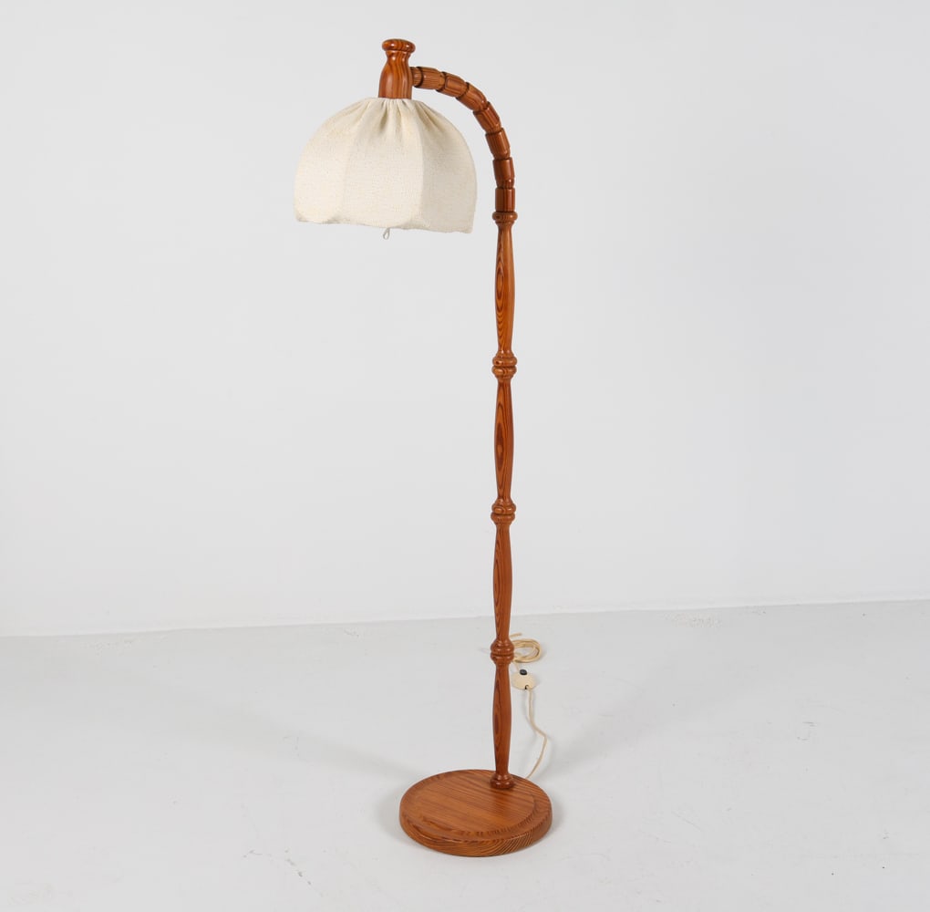 SWEDISH TURNED PINE FLOOR LAMP, CIRCA 1970'S (1 of 13)