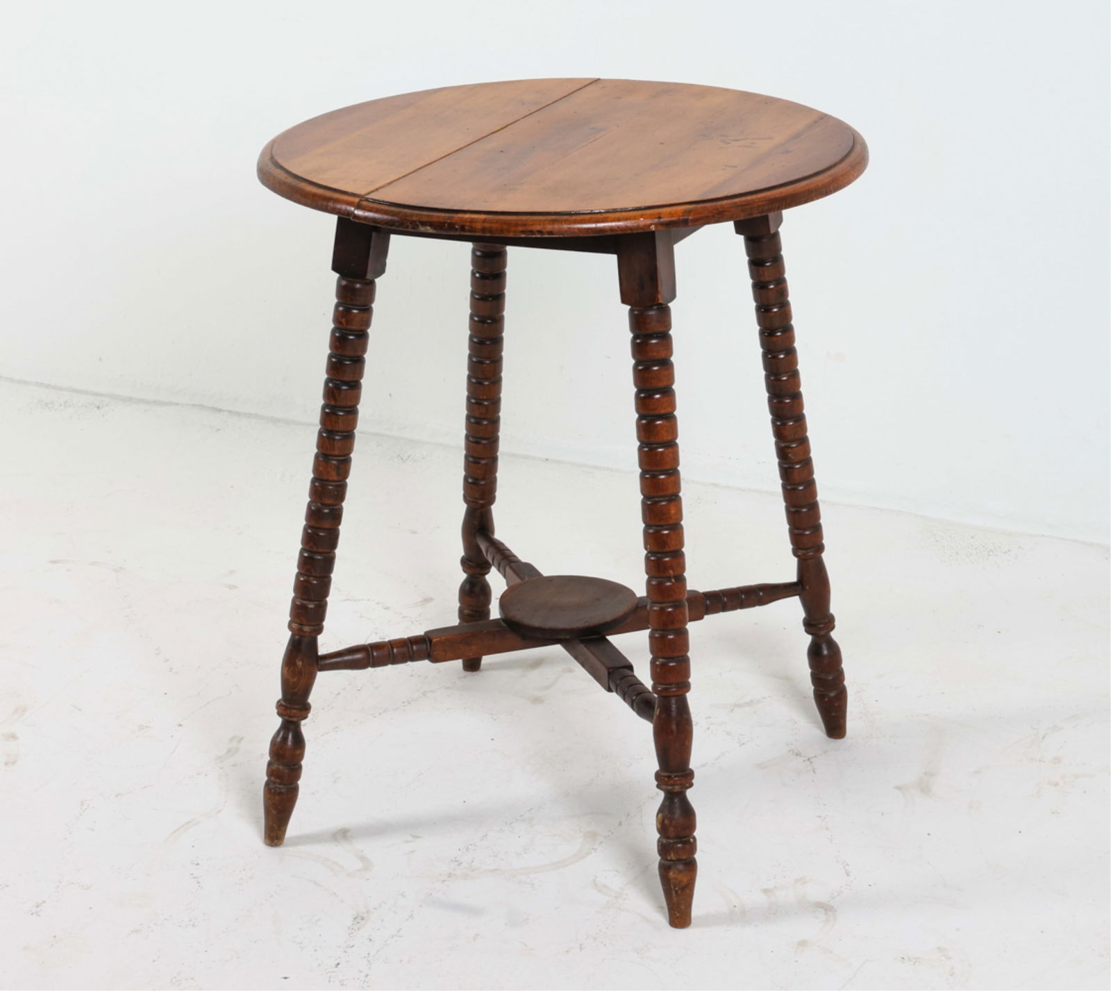 OAK BOBBIN TURNED SIDE TABLE (1 of 16)