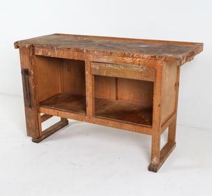 VINTAGE CARPENTERS WORK BENCH