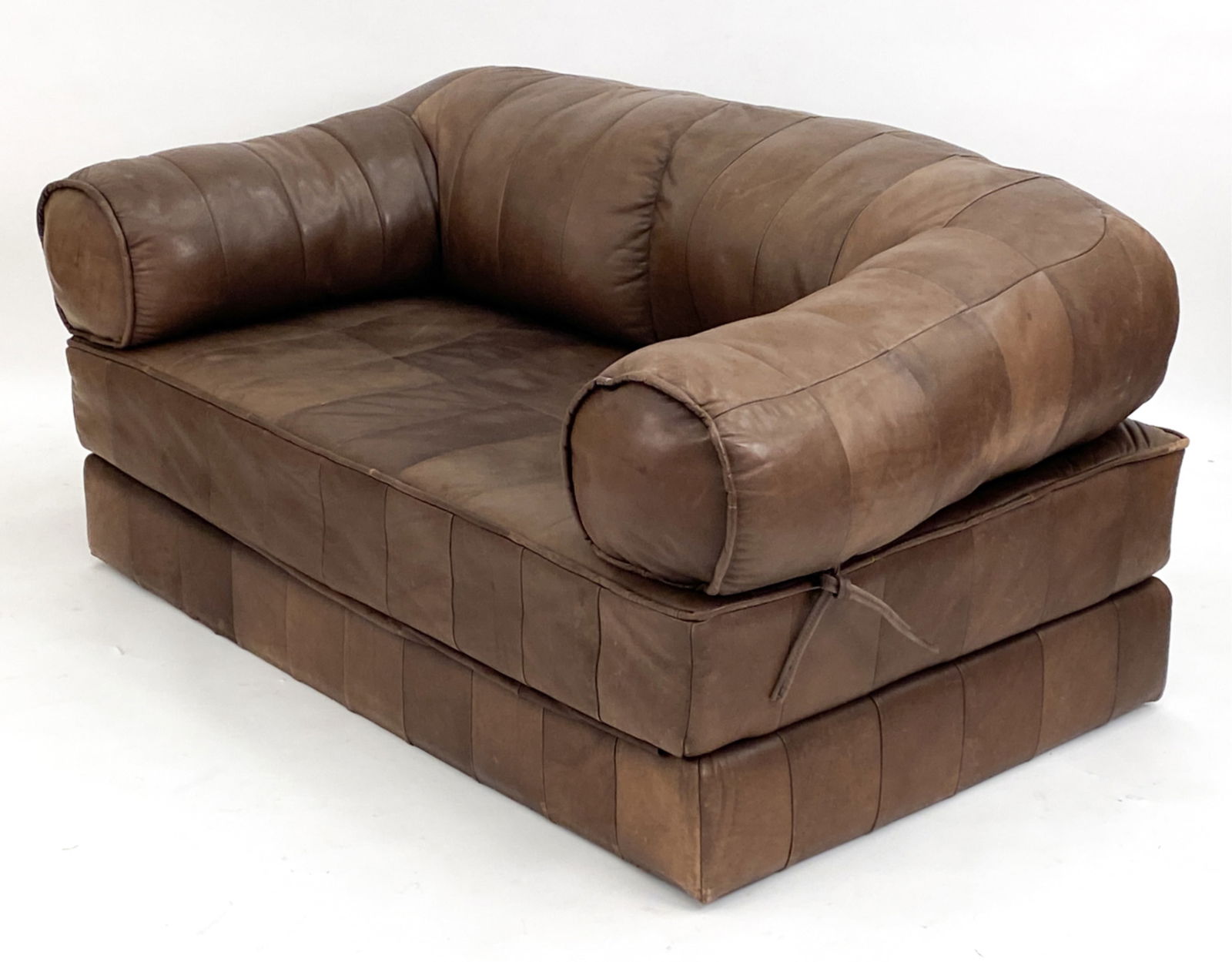 DE SEDE STYLE PATCHWORK LEATHER DAYBED C.1970'S (1 of 11)