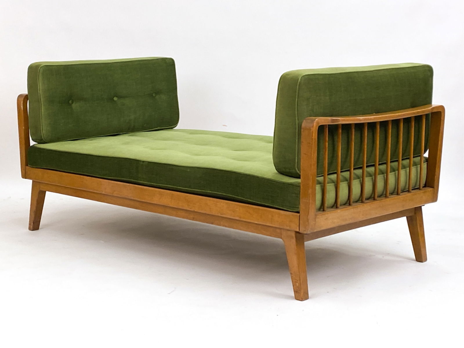 WILHELM KNOLL ANTIMOTT MOHAIR DAYBED 1950'S: Beech frame with green mohair cushions. Proper left expandable head board. Dimensions: (Not extended) H 24" x W 68.25" x W 32.25" Seat height 17" Condition: Minor scuffs and scattered rubs to frame. S