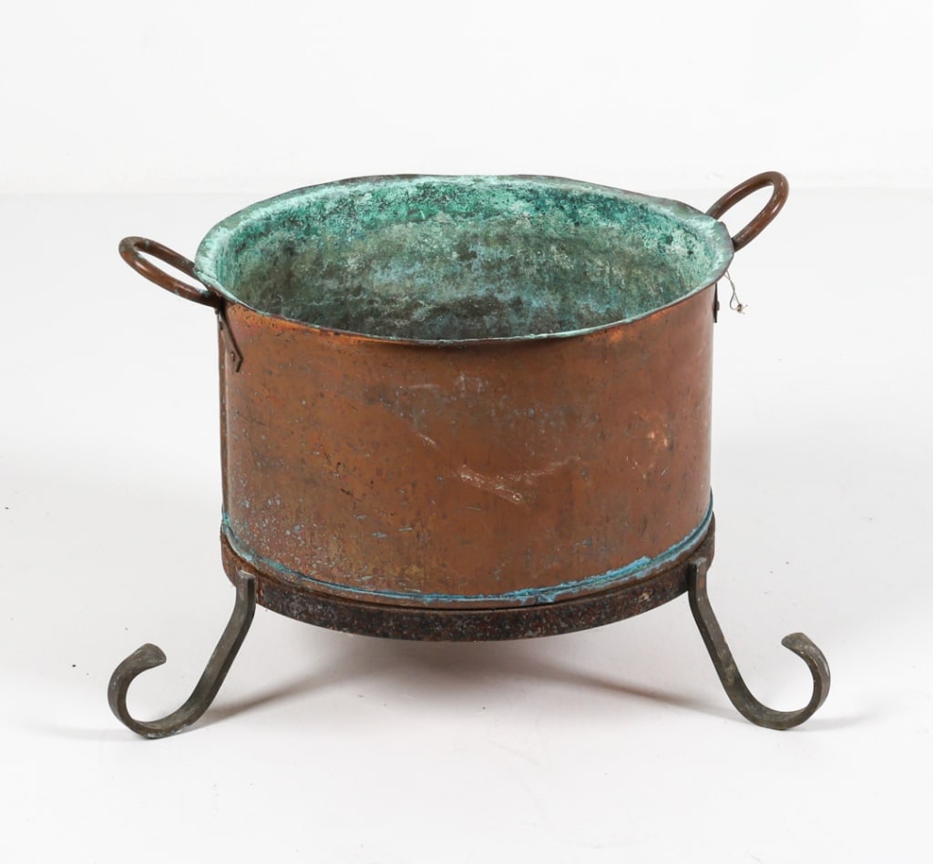 COPPER & IRON CAULDRON POT PLANTER (1 of 11)